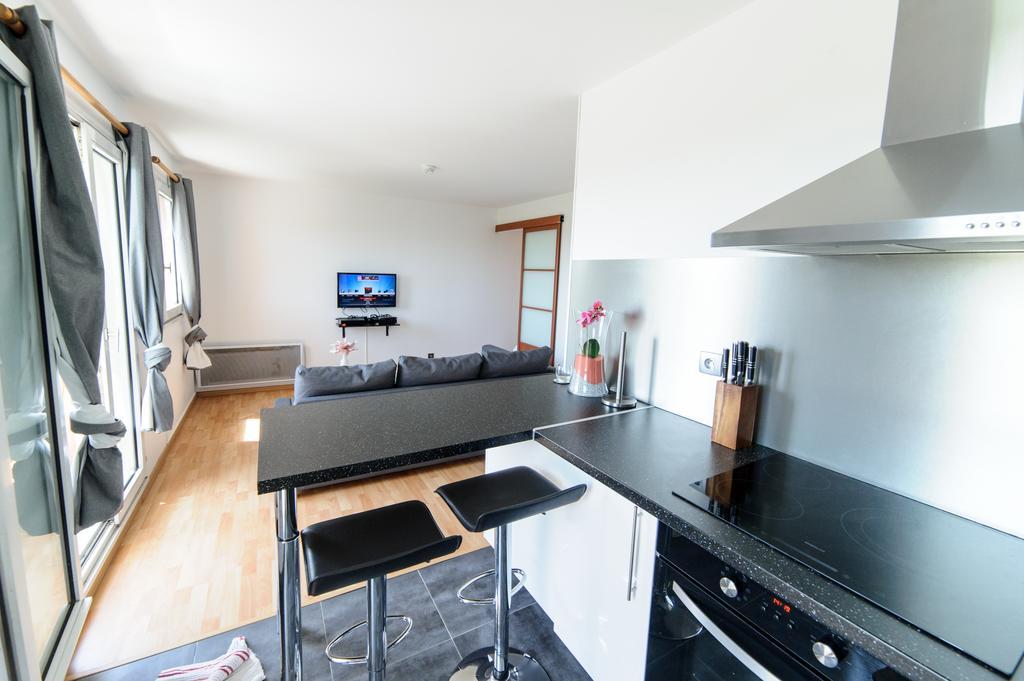 Le Marnois-Gare Apartment Noisy-le-Grand Room photo